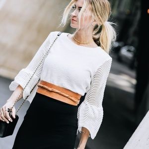 WHITE BELL SLEEVE CROPPED BLOUSE